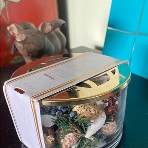 New potpourri container with gold top. Luxury 5”